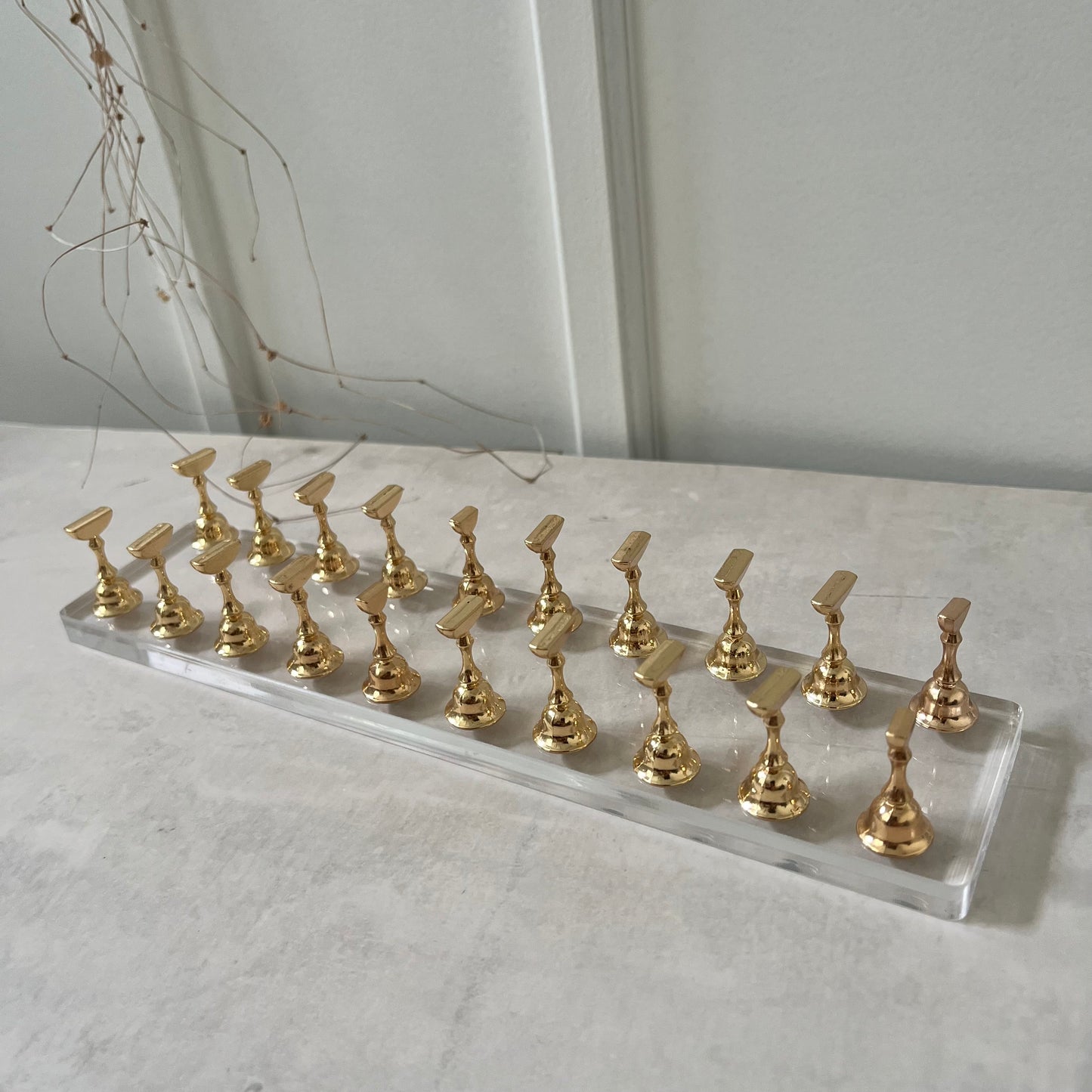 【即納品】	straight 20 clear tip stand LVS252S20 ( ネイル プライベートサロン サロン サロン小物)