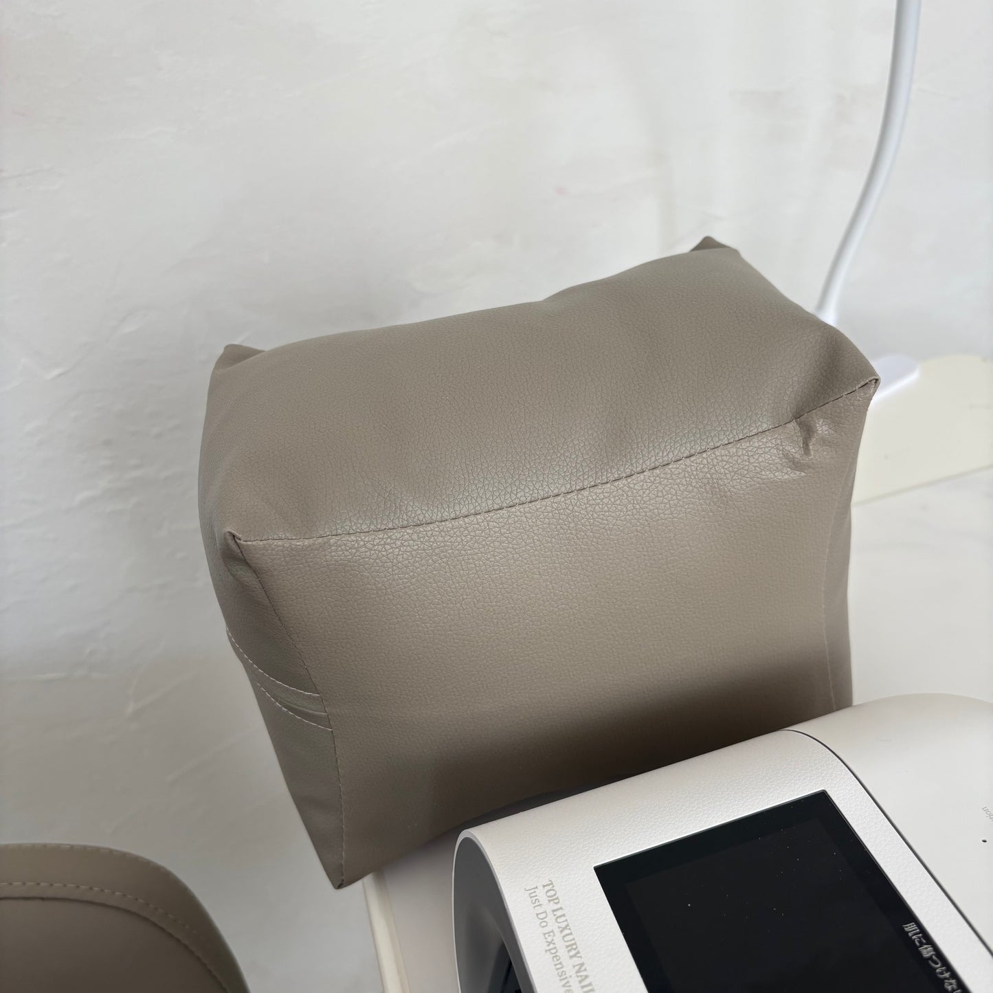 【即納品】 　beige armrest volume LVS954B