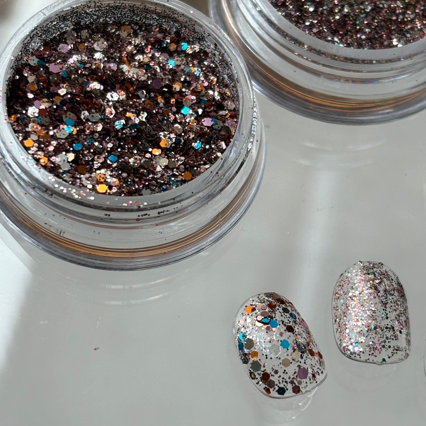 【即納品】	mauve glitter hologram 3SET LVSN1327	ネイルパーツ