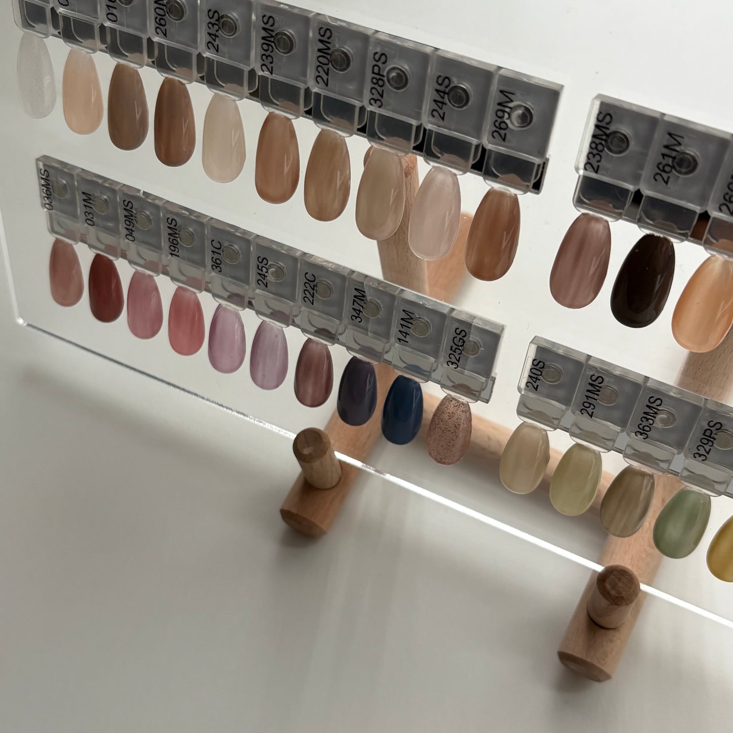 【予約販売品】	60color マグネット カラーチャート ディスプレイ Lsize LVS912D60Y