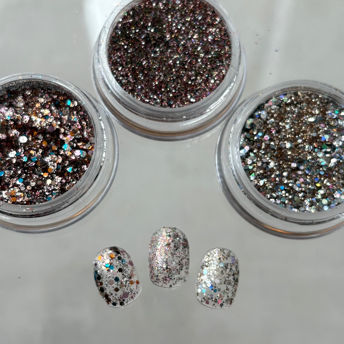 【即納品】	mauve glitter hologram 3SET LVSN1327	ネイルパーツ