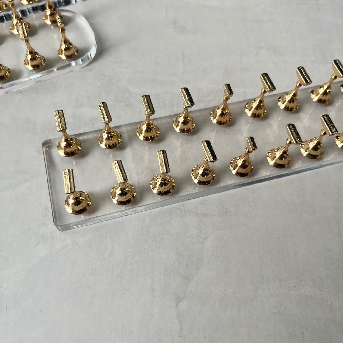 【即納品】	straight 20 clear tip stand LVS252S20 ( ネイル プライベートサロン サロン サロン小物)