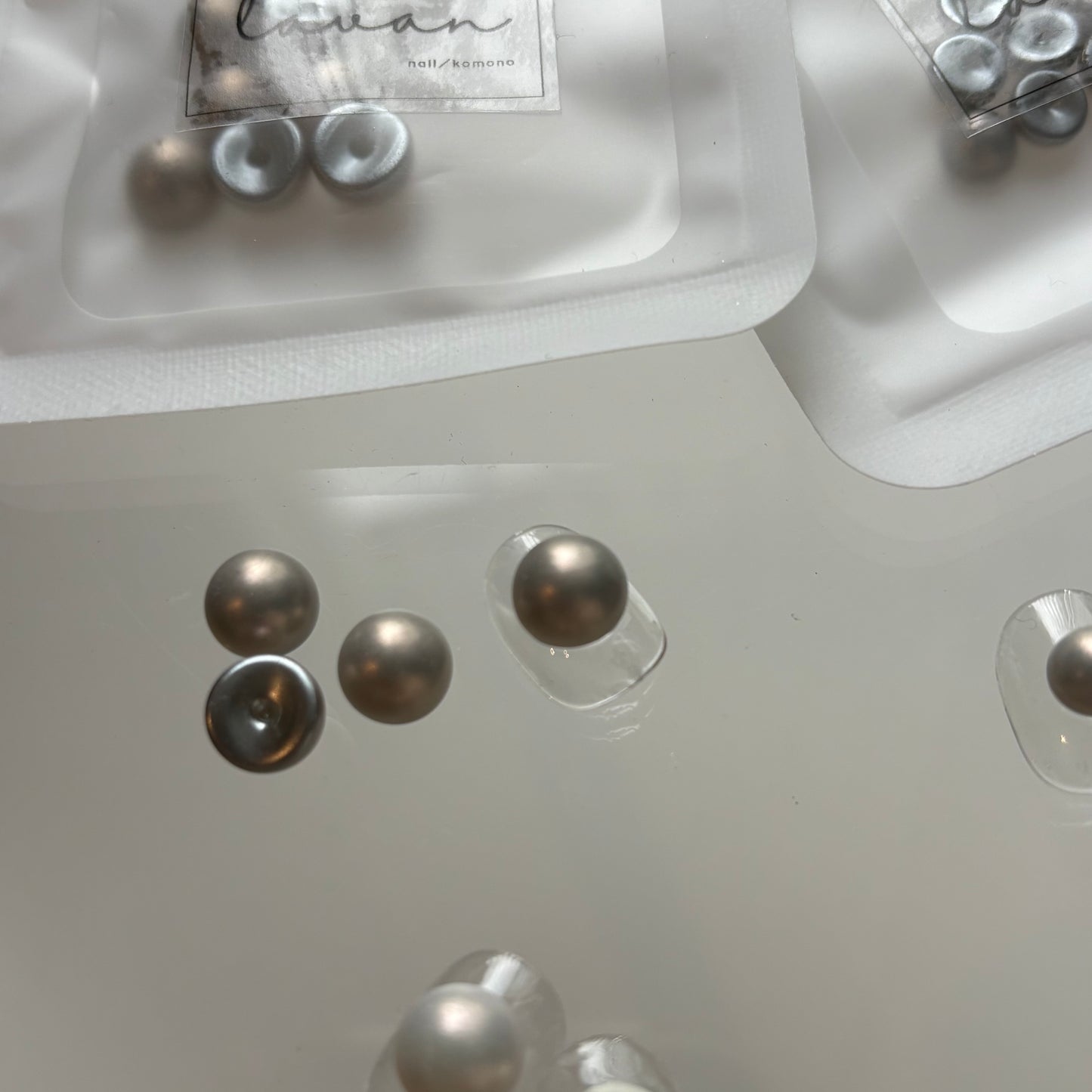 【即納品】	smoky pearlグレイッシュ8mm　LVSN1335B88C