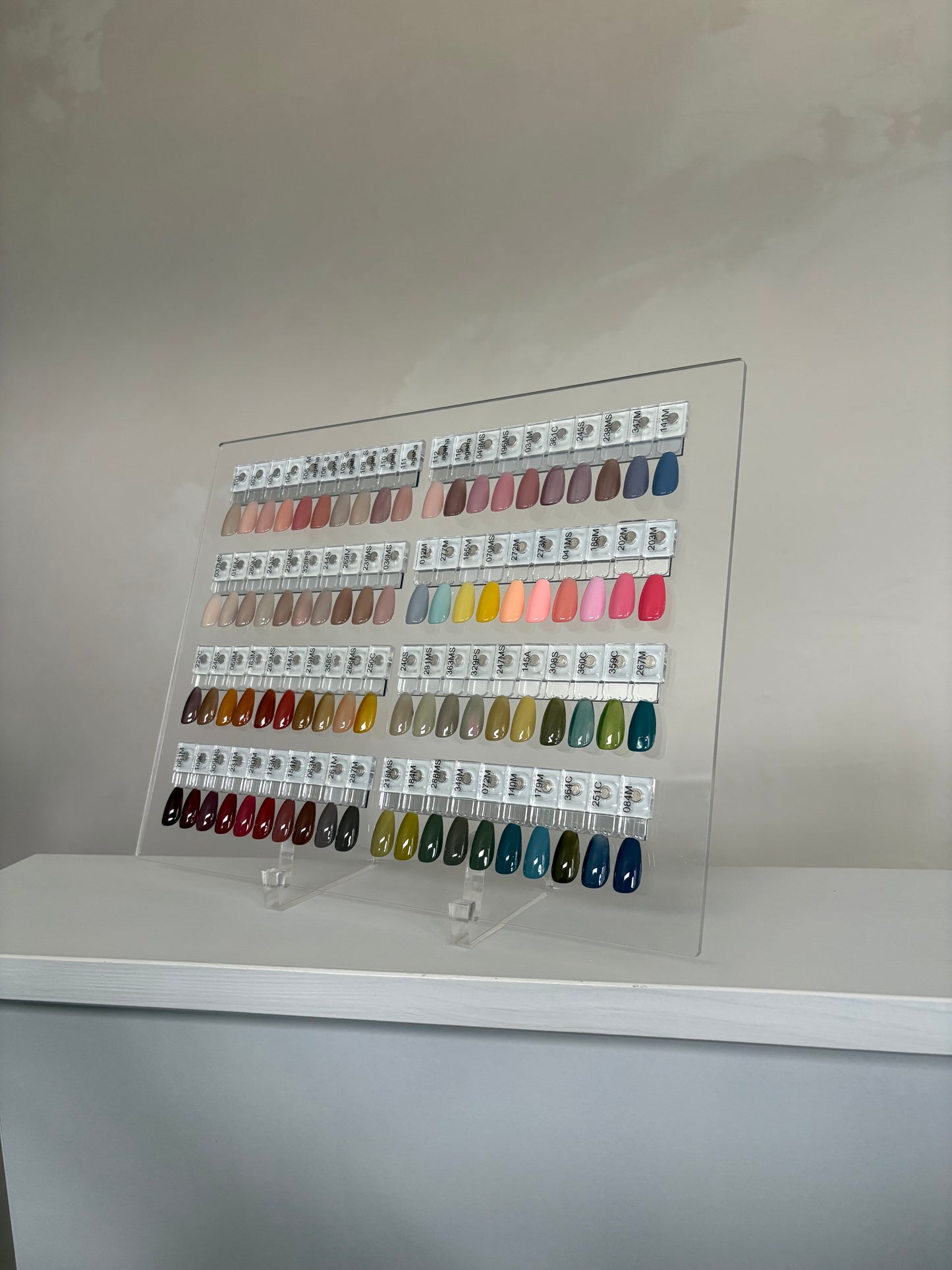 【予約商品】80color マグネット カラーチャート ディスプレイ LVS912D80Y